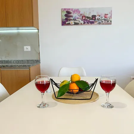 Apartament Pavaresia 669 *